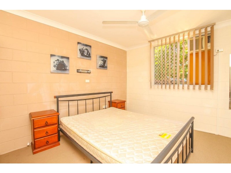 4/211 Lake Street, Cairns City QLD 4870