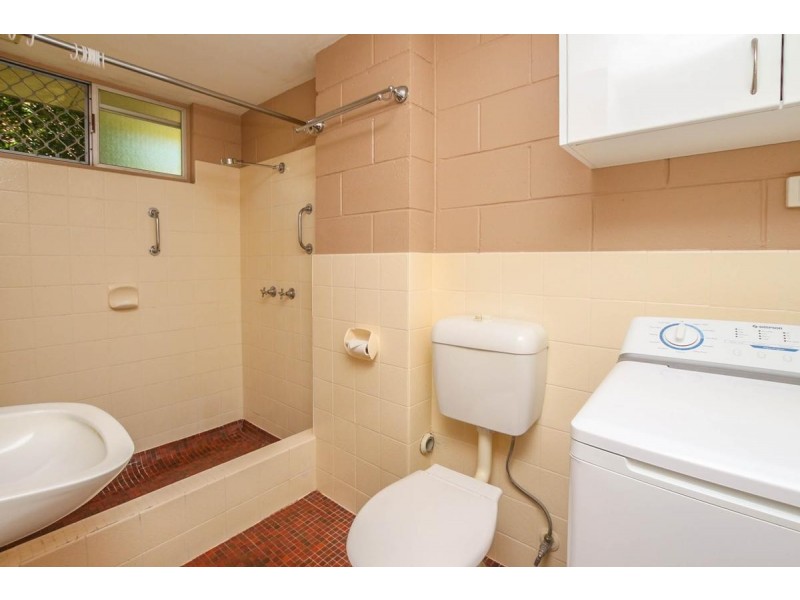 4/211 Lake Street, Cairns City QLD 4870