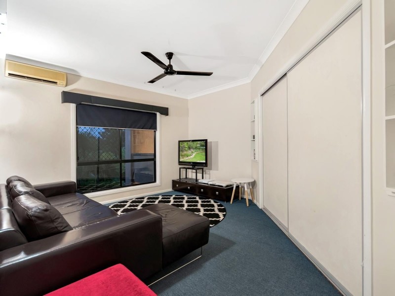 9 Gum Street, Redlynch QLD 4870
