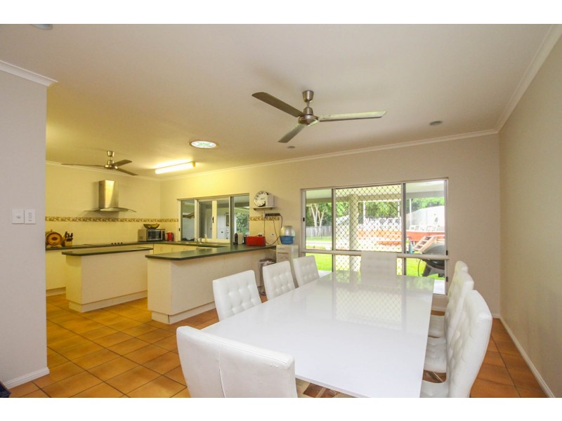20 Strathmore Court, Mooroobool QLD 4870