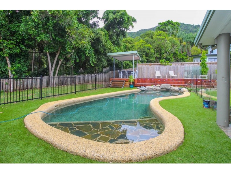 20 Strathmore Court, Mooroobool QLD 4870