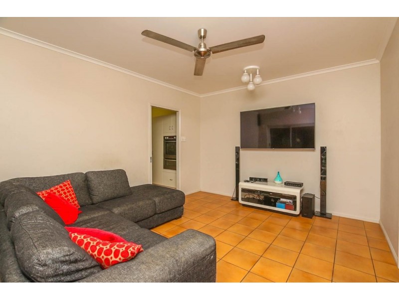 20 Strathmore Court, Mooroobool QLD 4870