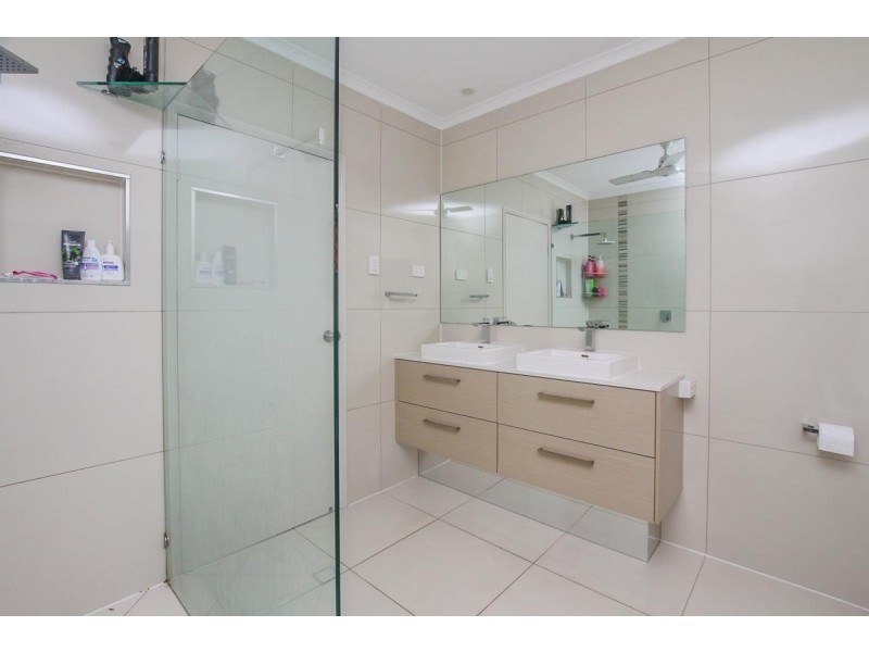 20 Strathmore Court, Mooroobool QLD 4870