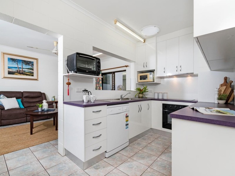 2/27 Mann Street, Edmonton QLD 4869