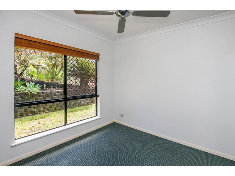 7 Eleanor Close, Mooroobool QLD 4870