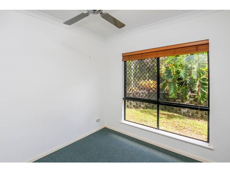 7 Eleanor Close, Mooroobool QLD 4870