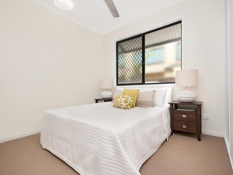 37 Law Street, Cairns North QLD 4870