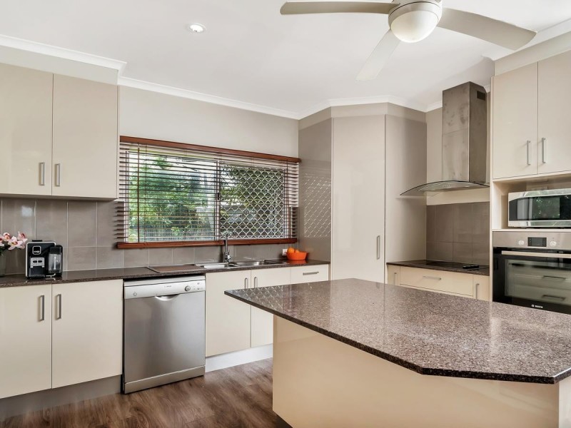 80 Callum Street, Mooroobool QLD 4870