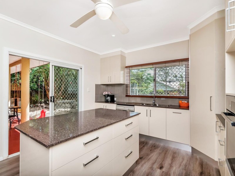 80 Callum Street, Mooroobool QLD 4870