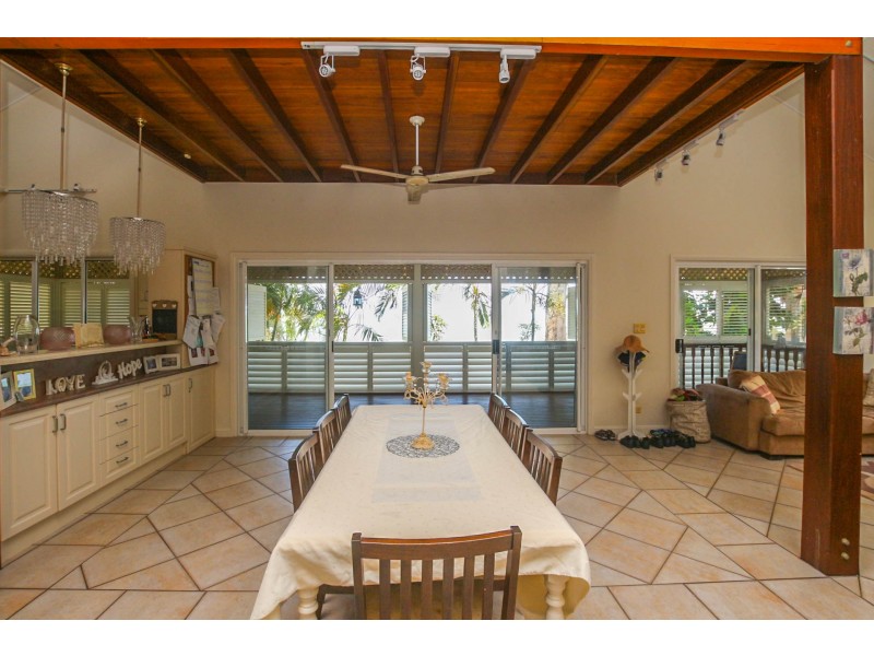 13 Arlington Esplanade, Clifton Beach QLD 4879