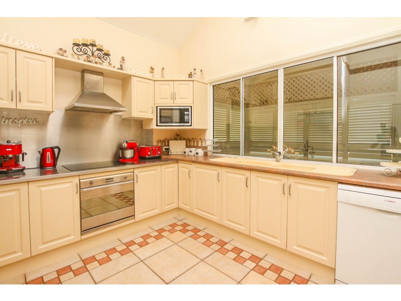 13 Arlington Esplanade, Clifton Beach QLD 4879