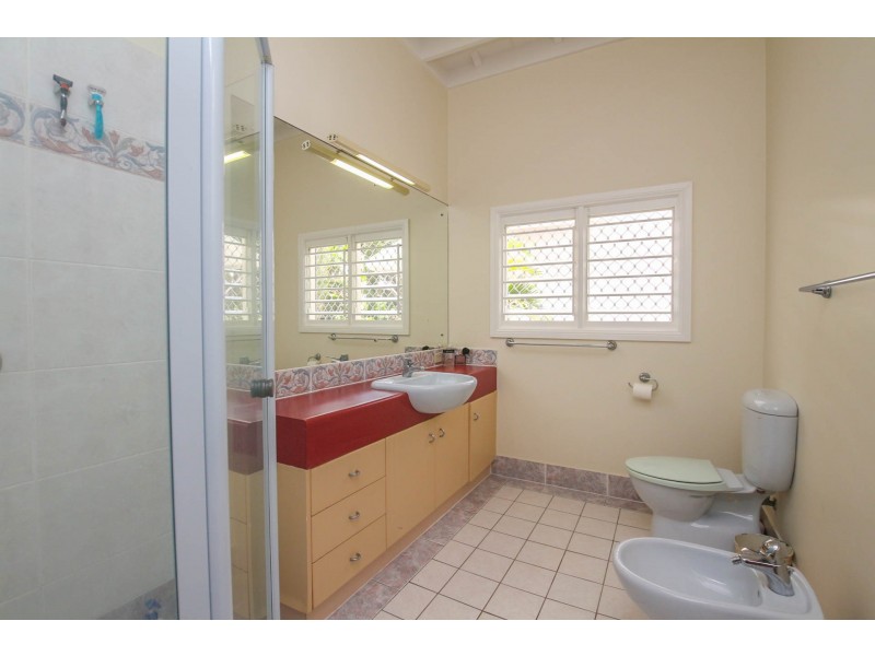 13 Arlington Esplanade, Clifton Beach QLD 4879