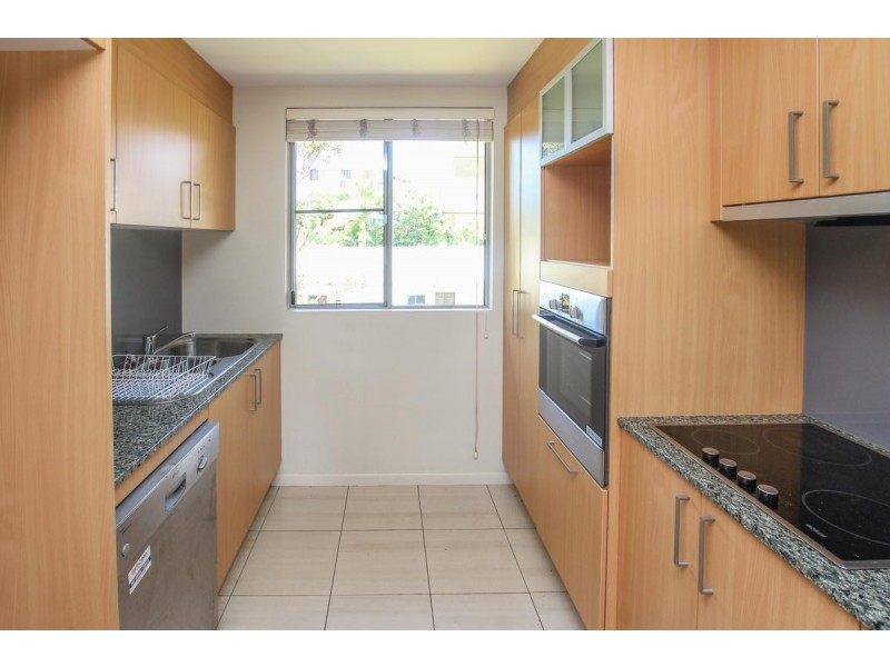 10/242 Grafton Street, Cairns North QLD 4870