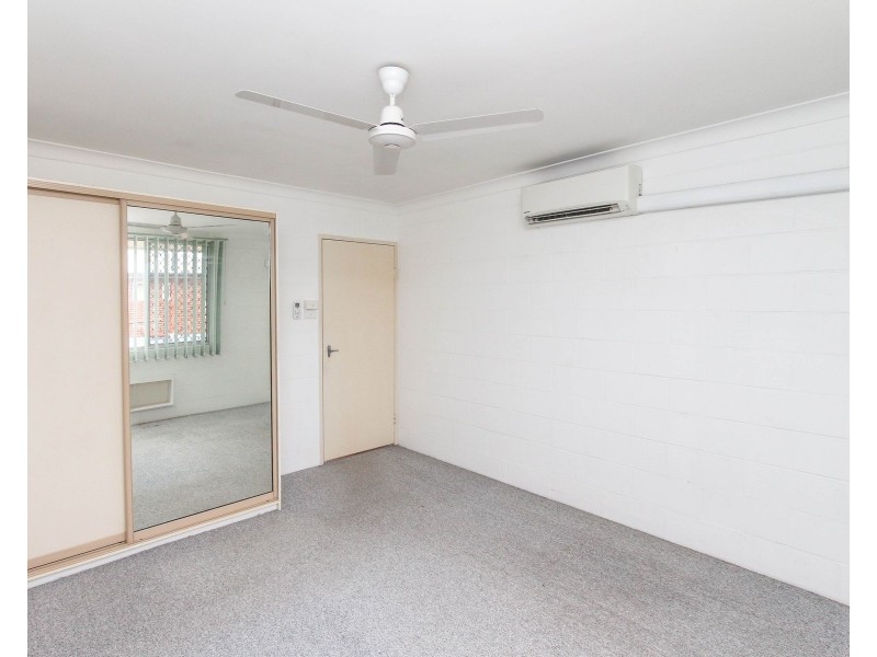 9/211 Lake Street, Cairns North QLD 4870