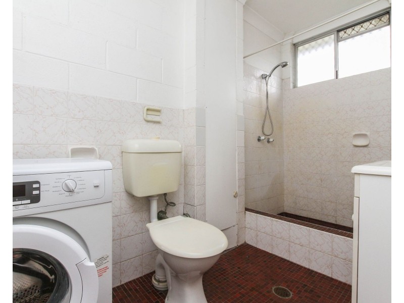 9/211 Lake Street, Cairns North QLD 4870