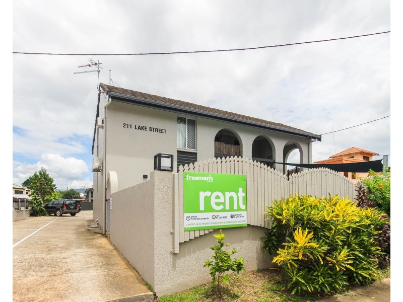 9/211 Lake Street, Cairns North QLD 4870
