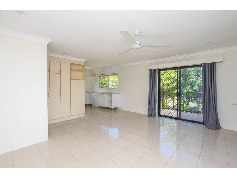 4/112 Digger Street, Cairns North QLD 4870