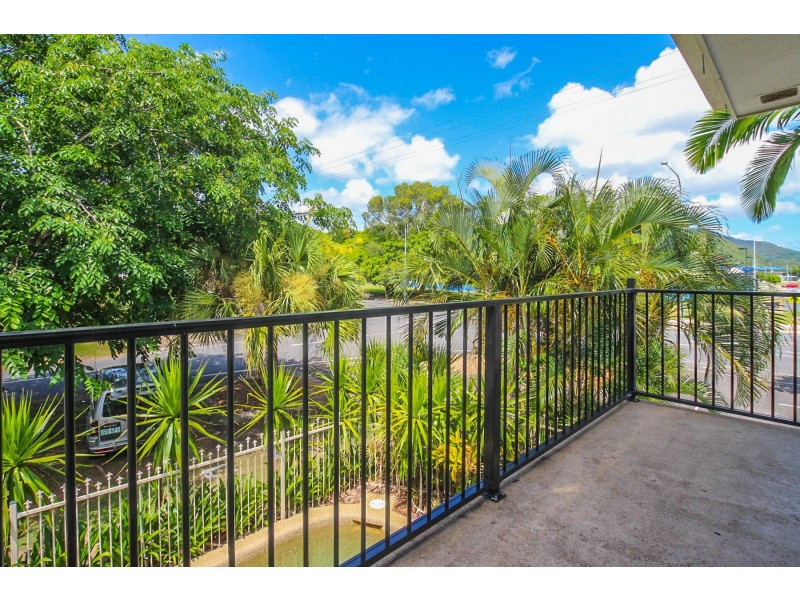 4/112 Digger Street, Cairns North QLD 4870