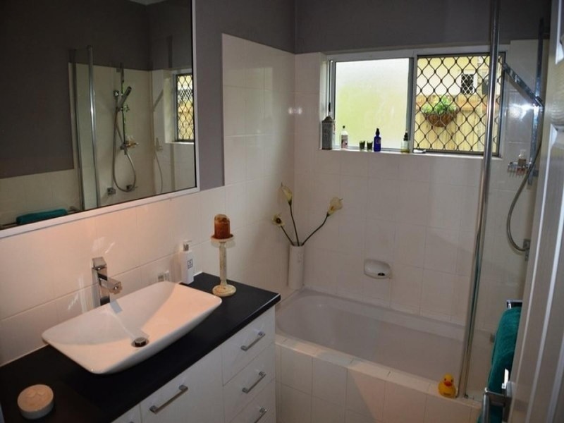 9 Rainy Mountain Place, Smithfield QLD 4878