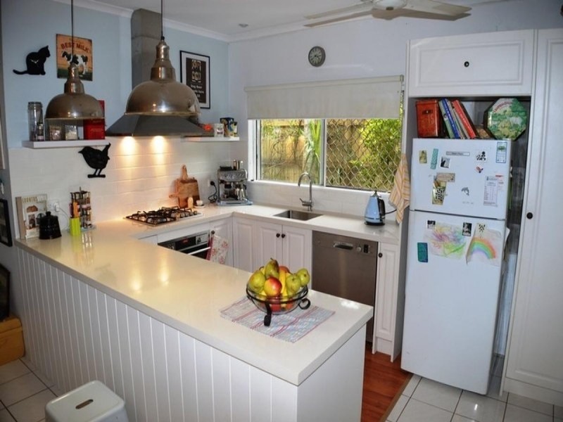 9 Rainy Mountain Place, Smithfield QLD 4878
