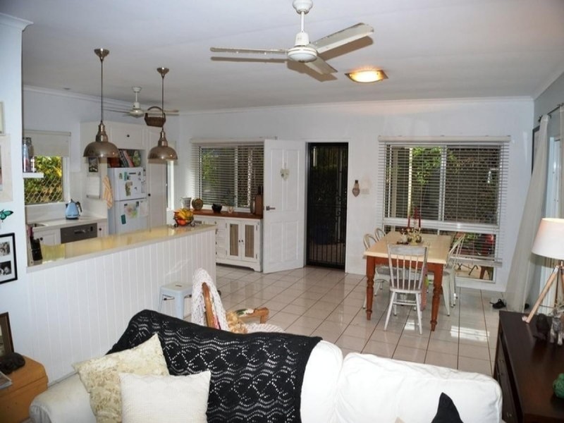 9 Rainy Mountain Place, Smithfield QLD 4878