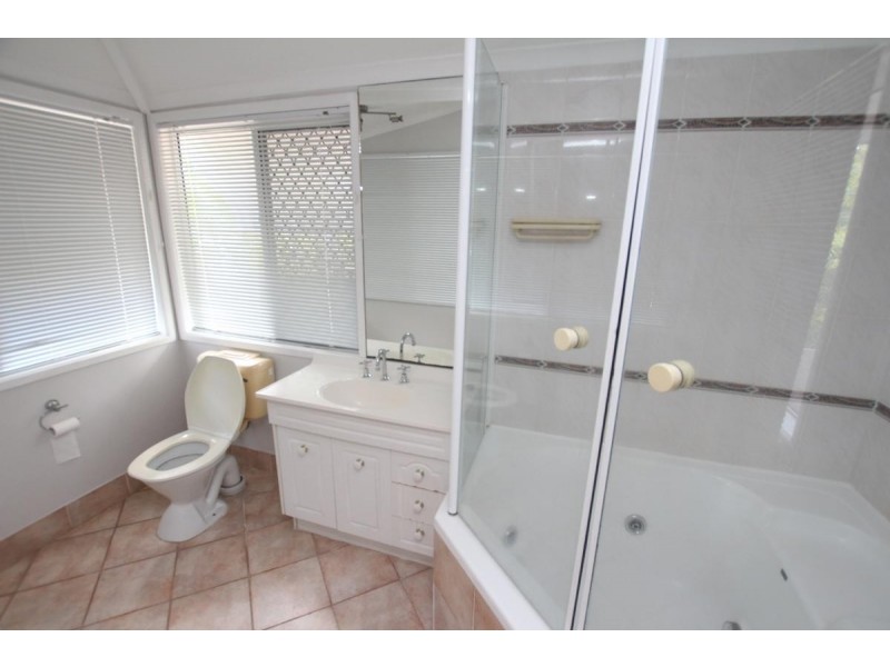 19 Baronia Crescent, Holloways Beach QLD 4878