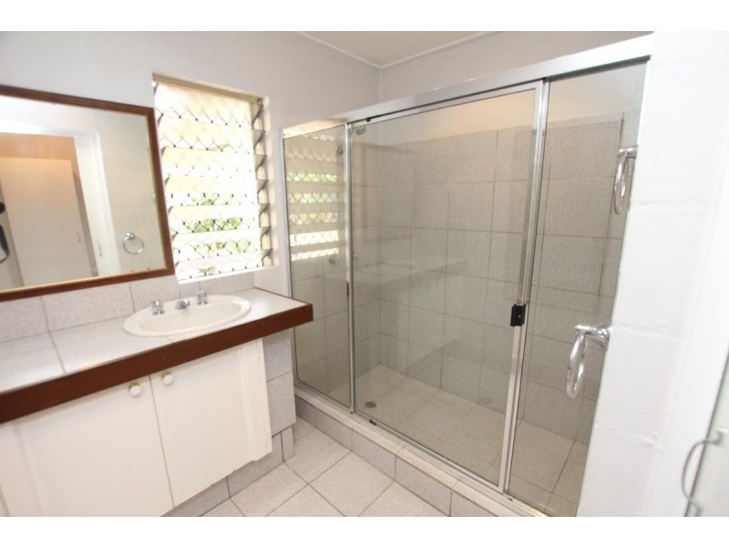 19 Baronia Crescent, Holloways Beach QLD 4878