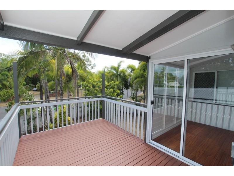 19 Baronia Crescent, Holloways Beach QLD 4878