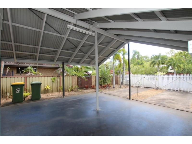 19 Baronia Crescent, Holloways Beach QLD 4878