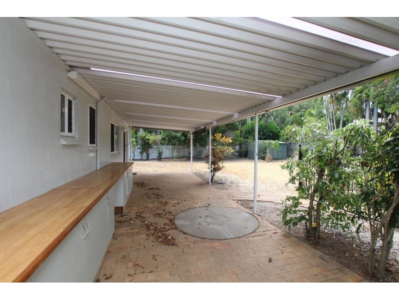 19 Baronia Crescent, Holloways Beach QLD 4878