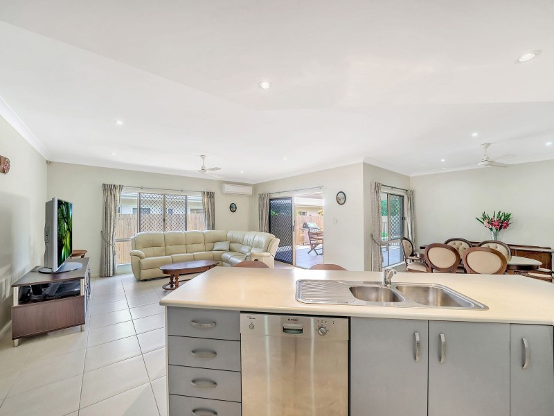 41 Elphinstone Street, Kanimbla QLD 4870