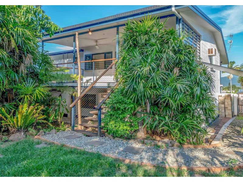 11 Vista Street, Bayview Heights QLD 4868