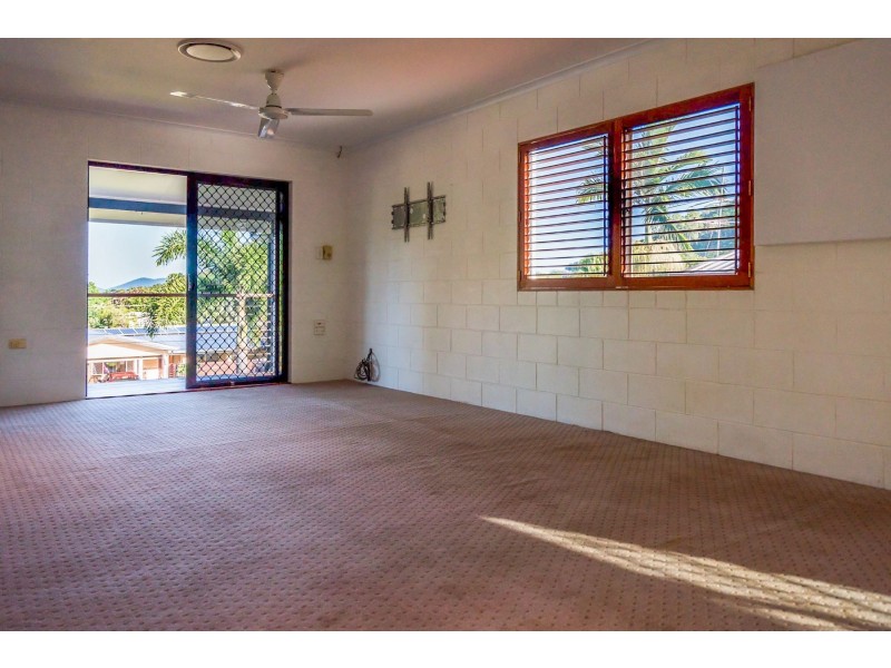 11 Vista Street, Bayview Heights QLD 4868