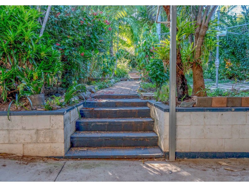 11 Vista Street, Bayview Heights QLD 4868