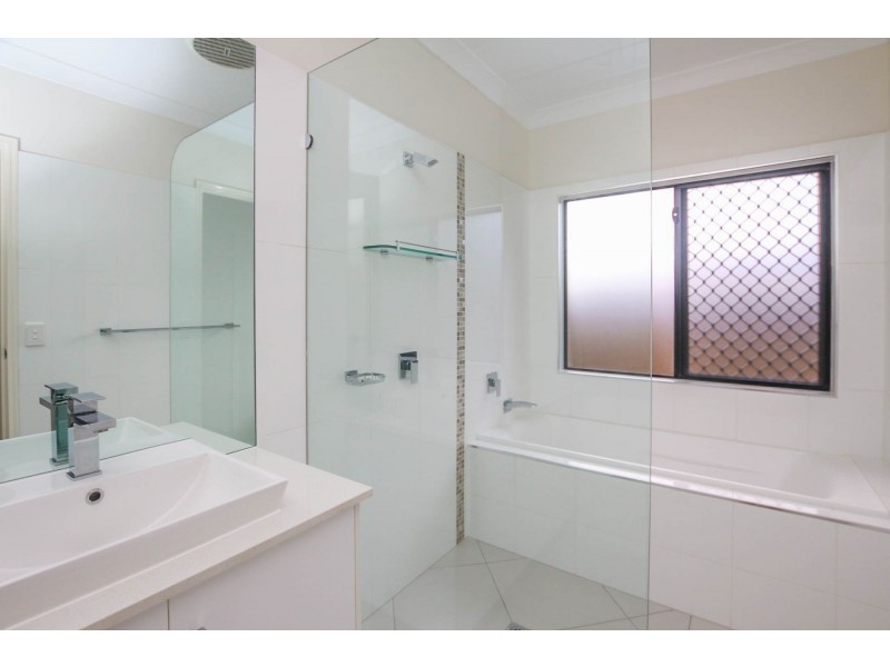 12 Sunbird Drive, Woree QLD 4868