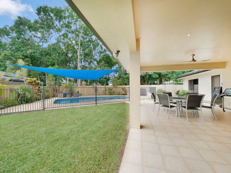 3 Nell Close, Kanimbla QLD 4870