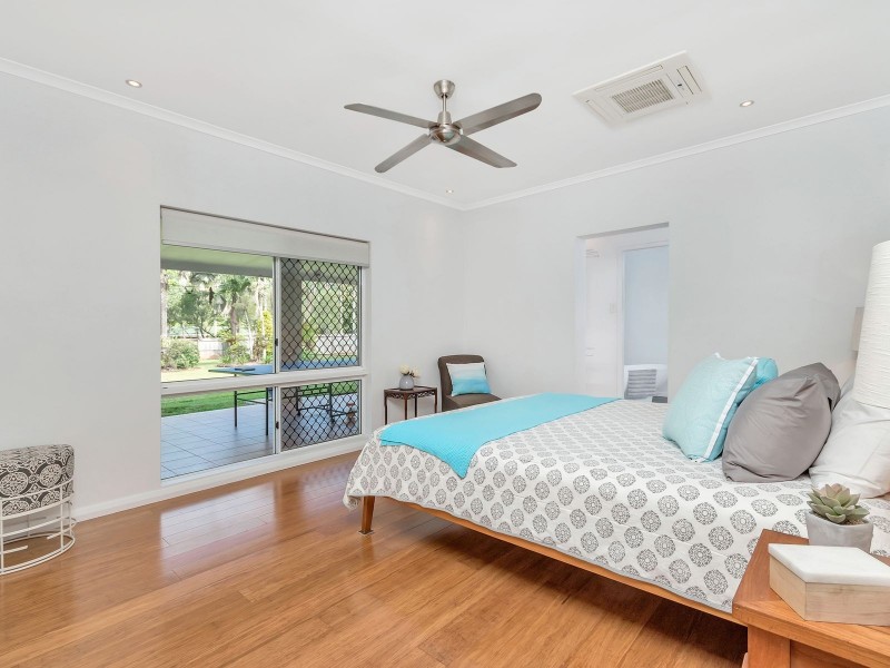 17-19 Soderberg Close, Redlynch QLD 4870