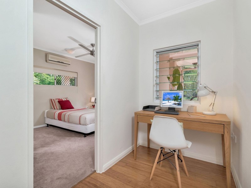 17-19 Soderberg Close, Redlynch QLD 4870