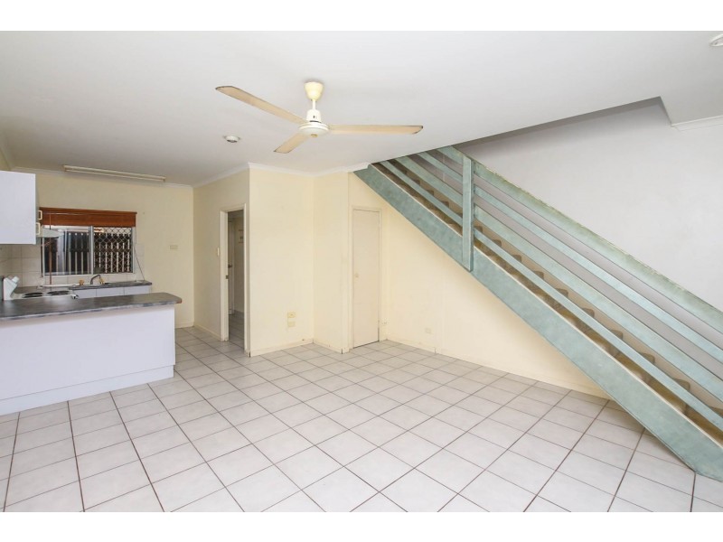 8/9 Balaclava Road, Earlville QLD 4870