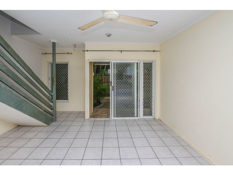 8/9 Balaclava Road, Earlville QLD 4870