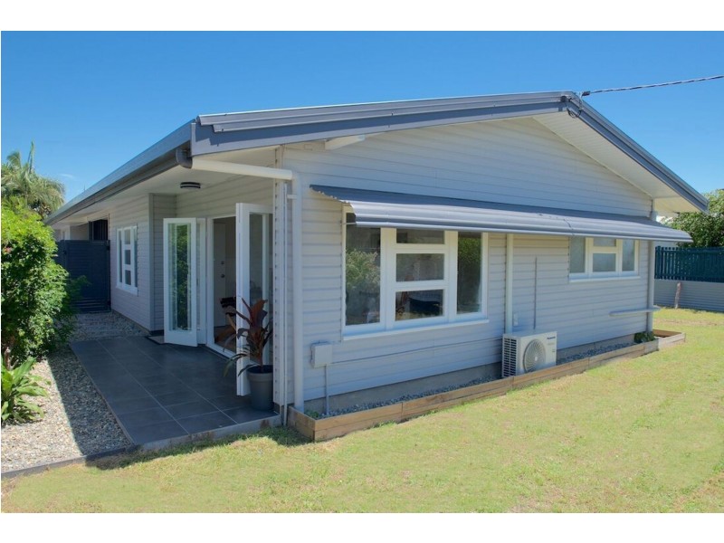 1 & 2/8 Earl Street, Westcourt QLD 4870