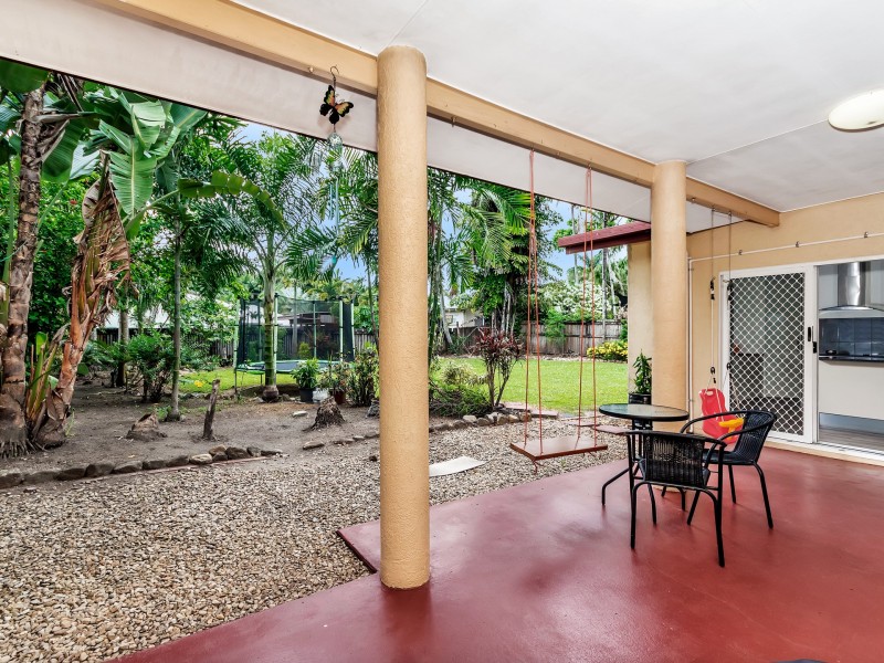 80 Callum Street, Mooroobool QLD 4870