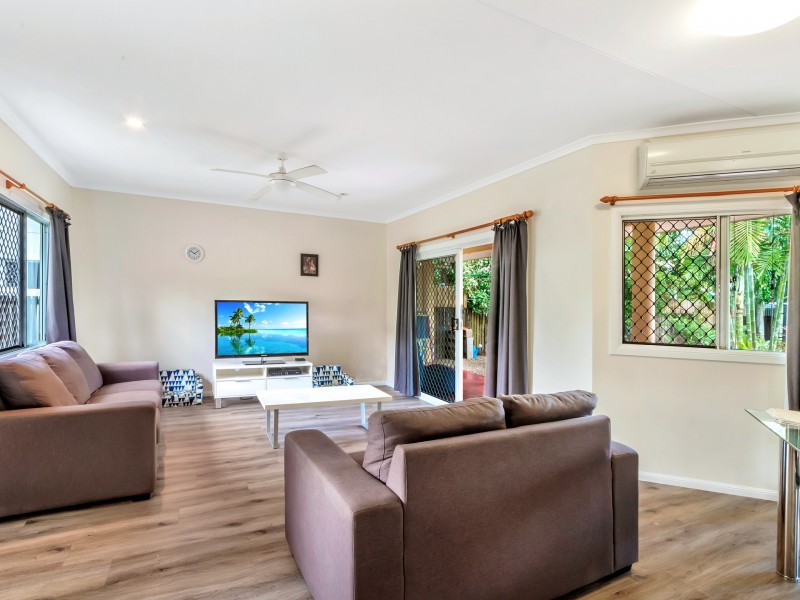 80 Callum Street, Mooroobool QLD 4870