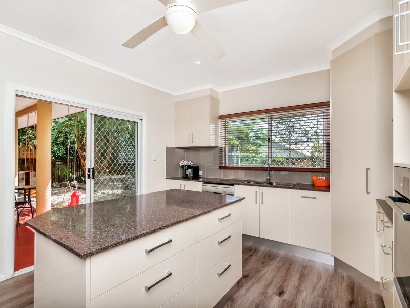 80 Callum Street, Mooroobool QLD 4870