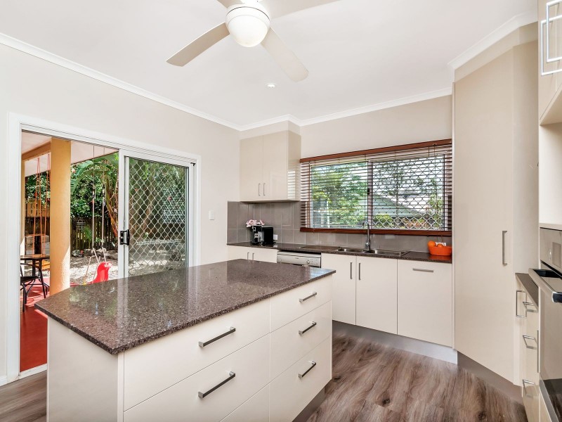 80 Callum Street, Mooroobool QLD 4870