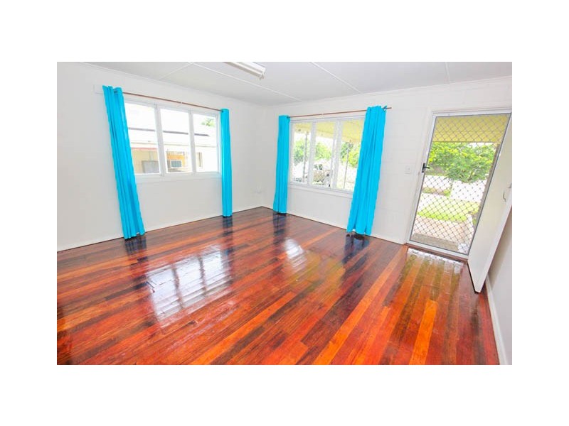 32B Earl Street, Westcourt QLD 4870