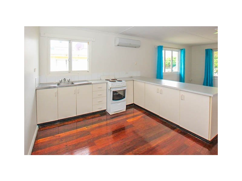 32B Earl Street, Westcourt QLD 4870