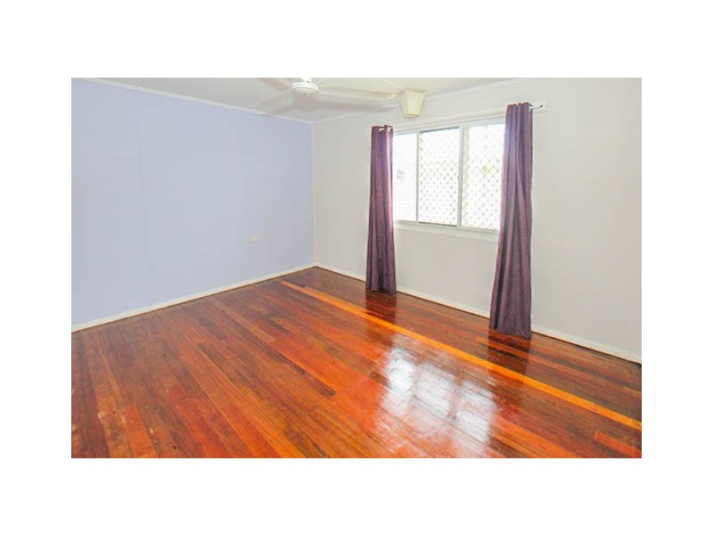 32B Earl Street, Westcourt QLD 4870
