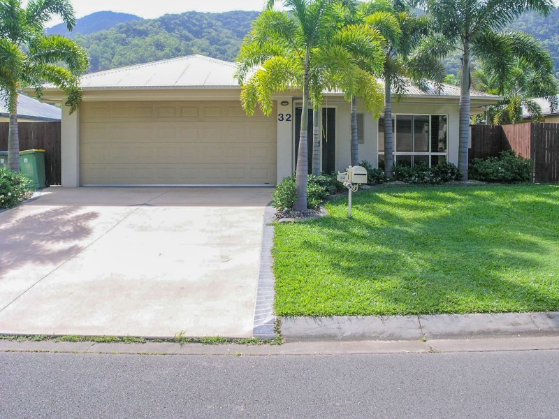 32 William Hickey Street, Redlynch QLD 4870