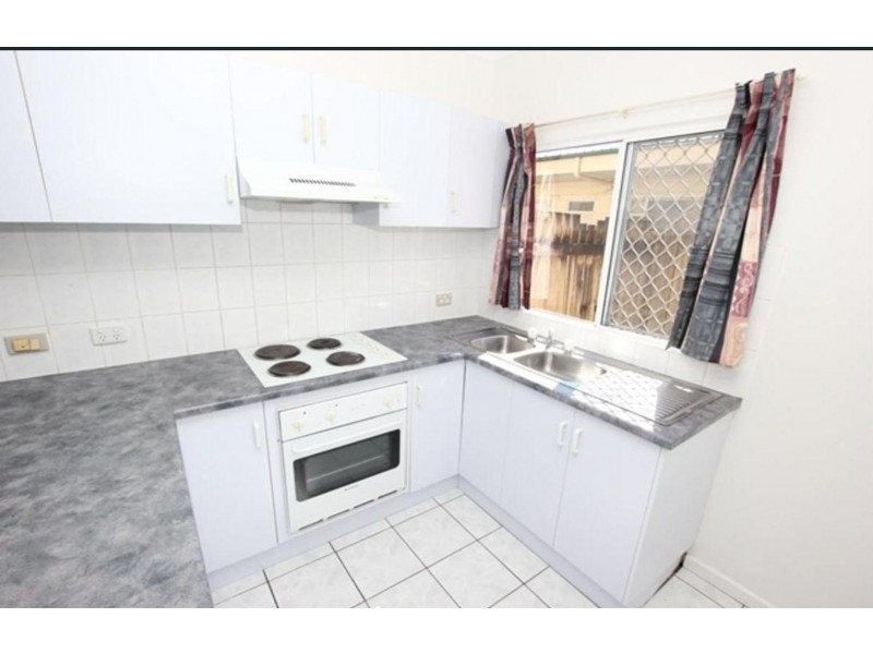 8/5 Balaclava Road, Earlville QLD 4870